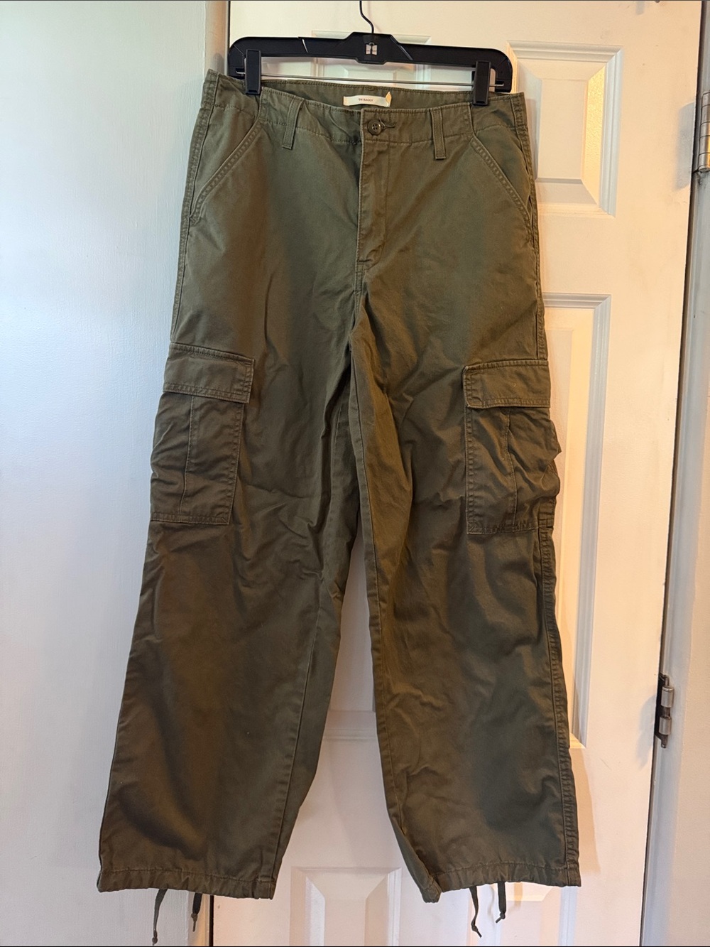 Levi's 94 Baggy Wide Leg Cargo Pants in Olive Green